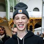 Ash Stymest2