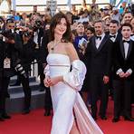 anne hathaway cannes 2022 video2