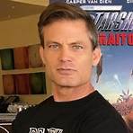 Casper Van Dien5