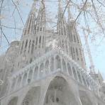 What are some interesting facts about la Sagrada Familia in Barcelona?3