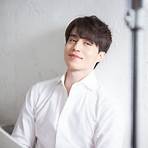 lee dong-wook idade2