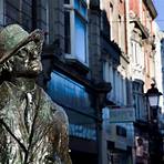 Did James Joyce have a right to stop his performance?4