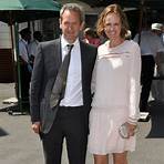 alexander armstrong wife2