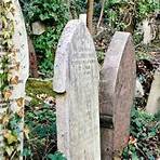 Highgate Cemetery wikipedia1