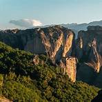 Is Meteora a good day trip?3