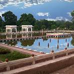 What are the best places to visit in Lahore?4