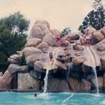 What happened to River Country water park?4