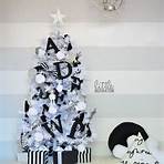 black and white christmas tree2
