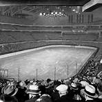 what was the crowd like at howard stadium in the 1920s called in chicago4