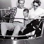 Who is Paul Newman widow Joanne Woodward?4