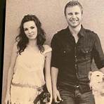 how tall is dierks bentley wife2