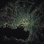 luces de la ciudad presensiada desde el espacio2