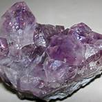 What mineral group is quartz in?1