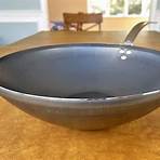 what is the carbon content of cast iron skillet1