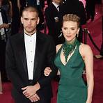 When did Johansson & Ryan Reynolds start dating?3