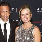 How many children do Andrew Shue and Amy Robach have?4