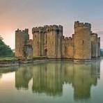 How many medieval castles are there?1