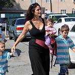 Who is carrie ann moss mother?1