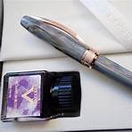 What does a Visconti V pen look like?3