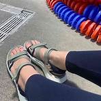 sara paxton feet sandals5