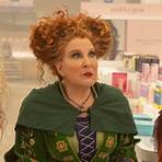 Who plays Winifred in Hocus Pocus 2?4