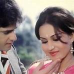 How many siblings does Reena Roy have?1
