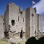 Middleham Castle wikipedia3