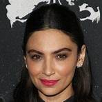 How old is Floriana Lima from Supergirl?4