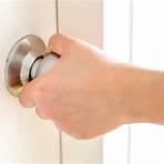 How do I fix a stuck door knob lock button?3