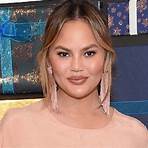 How did Chrissy Teigen become a model?3
