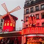Where do we see Ernest Hemingway in Midnight in Paris?1