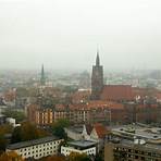 Why is Hannover's New Town Hall so famous?4