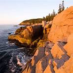 how many miles of coastline is there in maine compared4