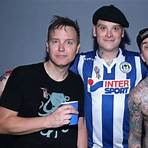 Does Mark Hoppus have cancer?4