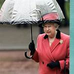 Chic & Classic: Queen Elizabeth II2