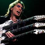 What guitar effects did Steve Vai use?1