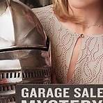 Who investigates a murder in Garage Sale Mysteries?3