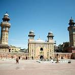 What are the best places to visit in Lahore?2