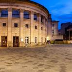What is Sheffield City Hall?4