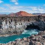 is there public bus to timanfaya national park museum staff information3