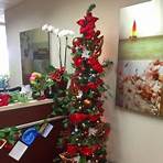 Does Madison Rayne want a Christmas tree up?1