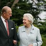 queen elizabeth ii young and prince philip kissing1