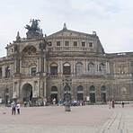 why should you visit the semperoper opera house best1