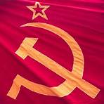 What factors led to the collapse of the Soviet Union?4