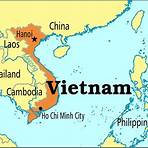 what ocean does vietnam lie along1