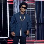how tall is bruno mars in feet2