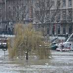 Why is the Seine so slow flowing?4