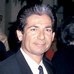 Who is Robert Kardashian and why is he famous?2