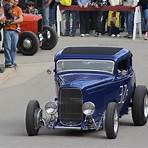 What is a 1932 Ford Deuce Coupe?2