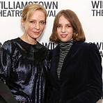 Who are Maya Hawke parents?4